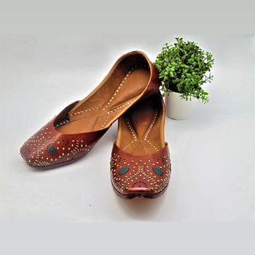 Punjabi Jutti – A Foot Wear Savior!