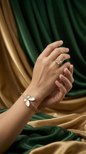 Golden Mother-of-Pearl Clover Bracelet