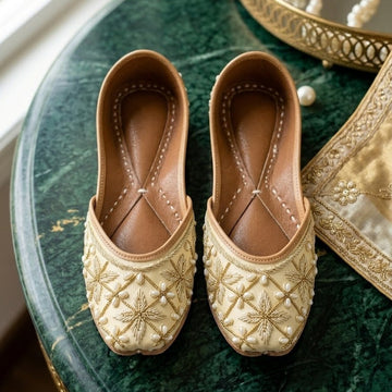 Handcrafted Cream Pearl & Gold Floral Lattice Punjabi Juttis