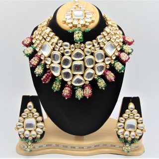 Kundan jewelry set