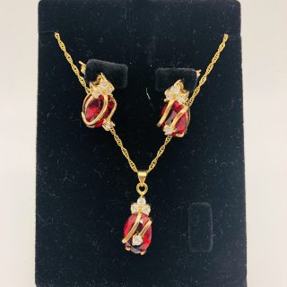 locket with earrings