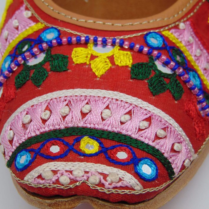 colorful-hand-crafted-leather-jhuttis-image-03