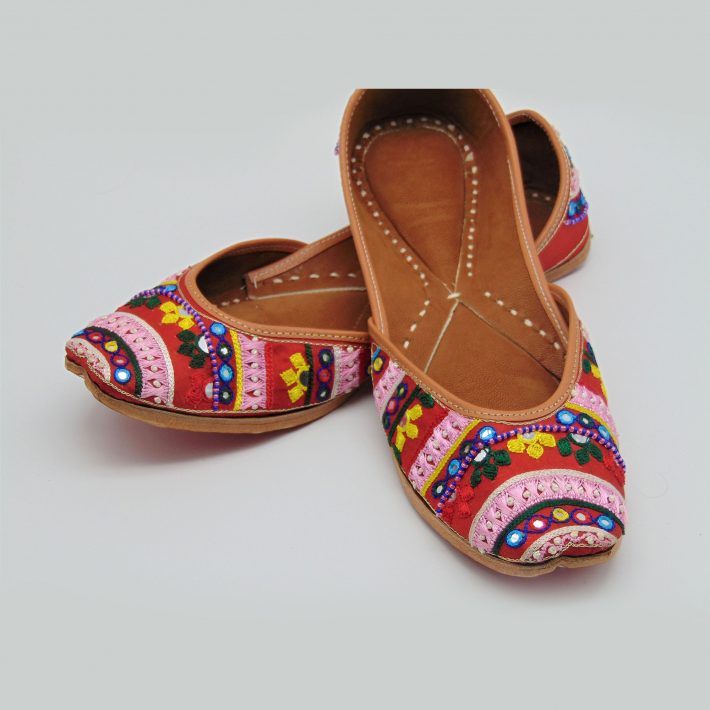 colorful-hand-crafted-leather-jhuttis-image