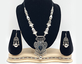 Silver Antique Necklace Earring Set