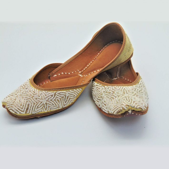 white-pearly-designer-leather-jhuttis-image